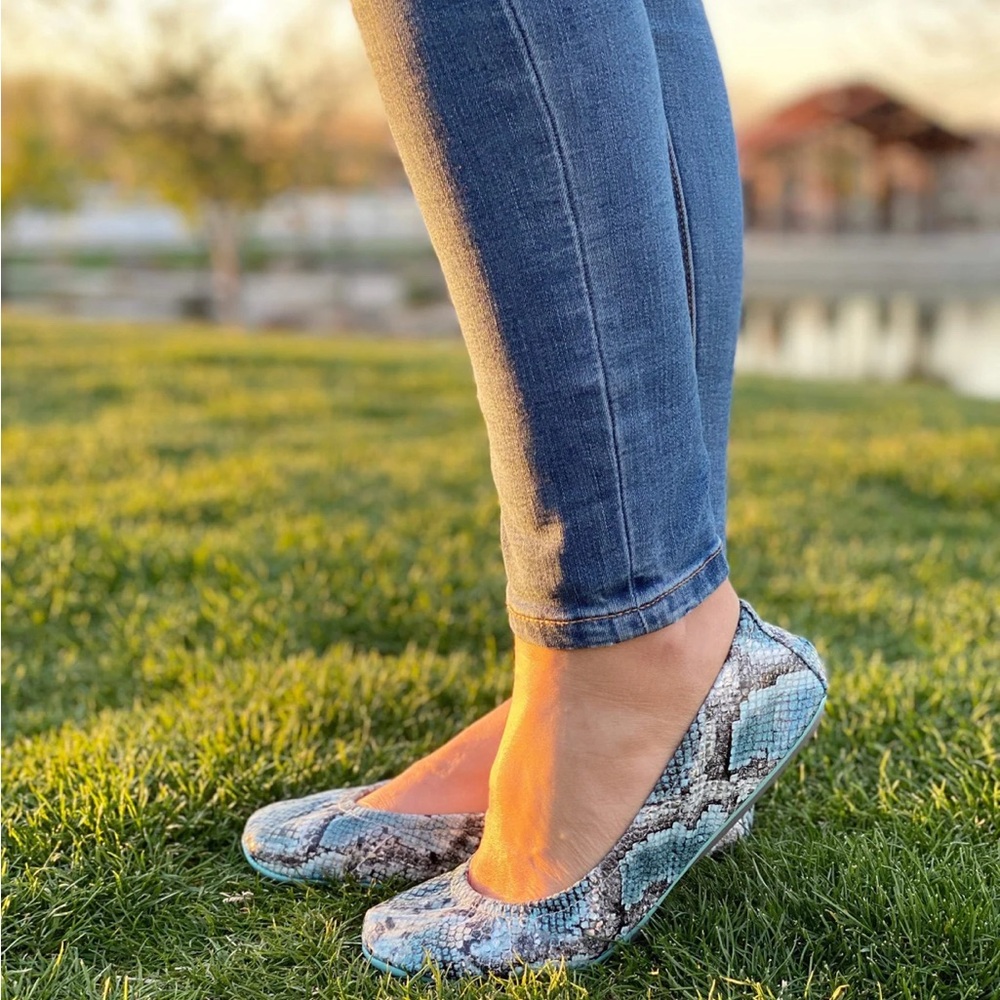 The Storehouse Flats in a Gorgeous Shade Of Blue / Glacier Snakes Size 10